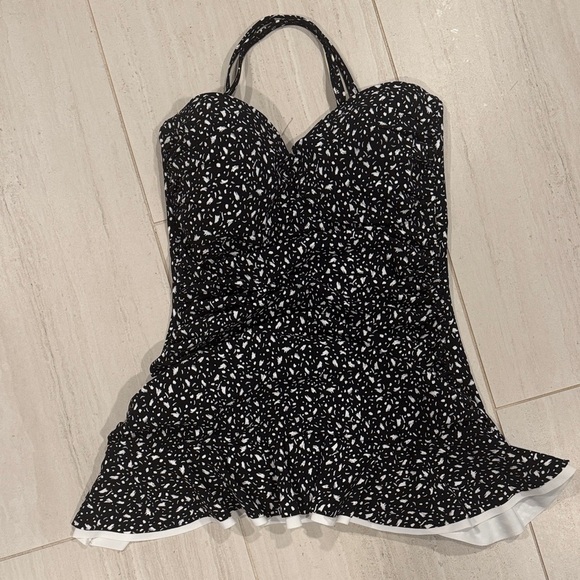 Profile By Gottex Black and White One Piece Swimsuit size 6 - Picture 1 of 7